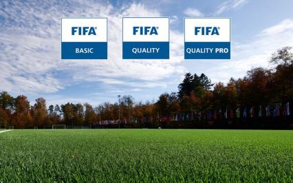  Phan bi?t h? th?ng ch?ng ch? FIFA dành cho san bóng c? nhan t?o